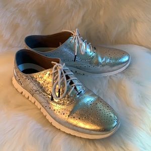 🌸COLE HAAN size 8B used in excellent condition.